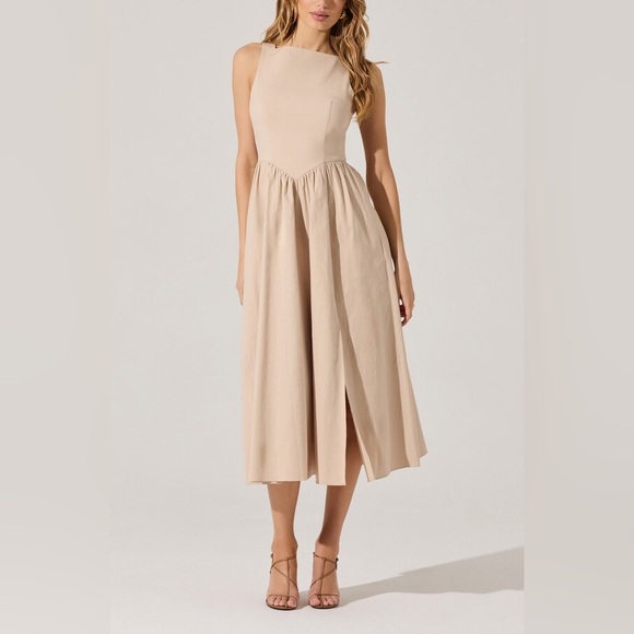 ASTR BOW BACK DRESS ❤️NWT❤️IN STORES❤️ - Picture 2 of 4